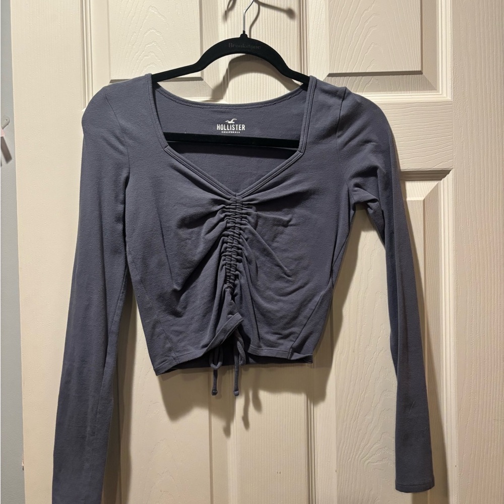 Hollister Women's Long Sleeve Ruched Top in Gray